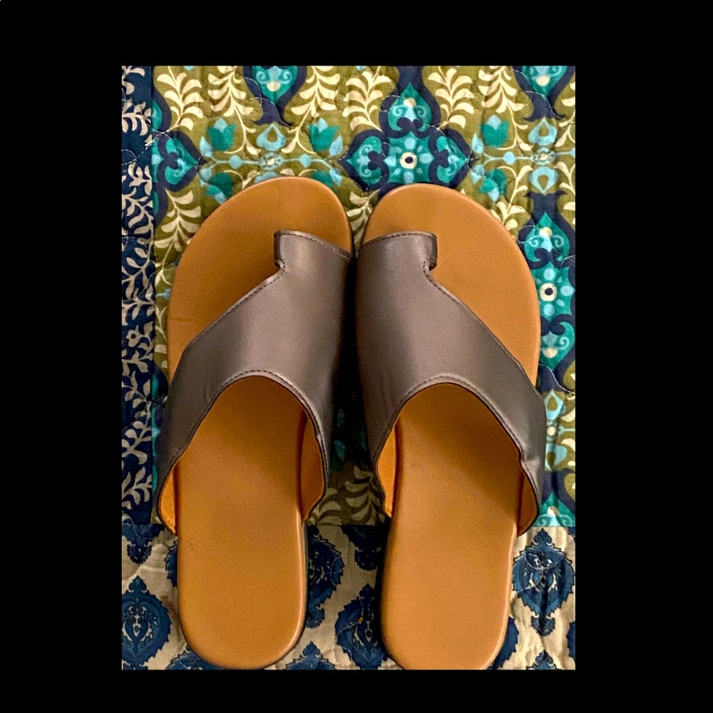 Taupe color Sandals size 7